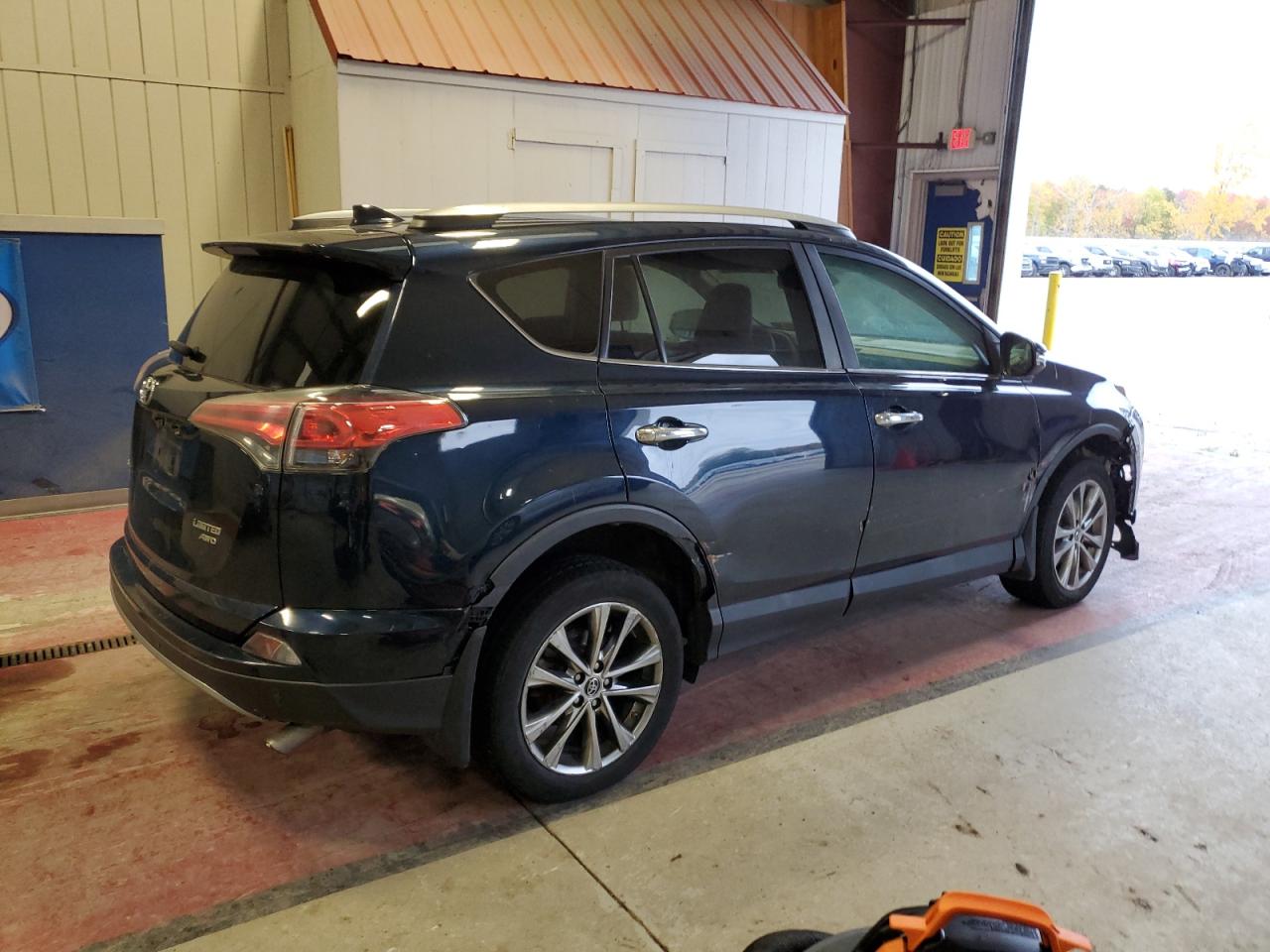 Photo 2 VIN: 2T3DFREVXHW615235 - TOYOTA RAV 4 