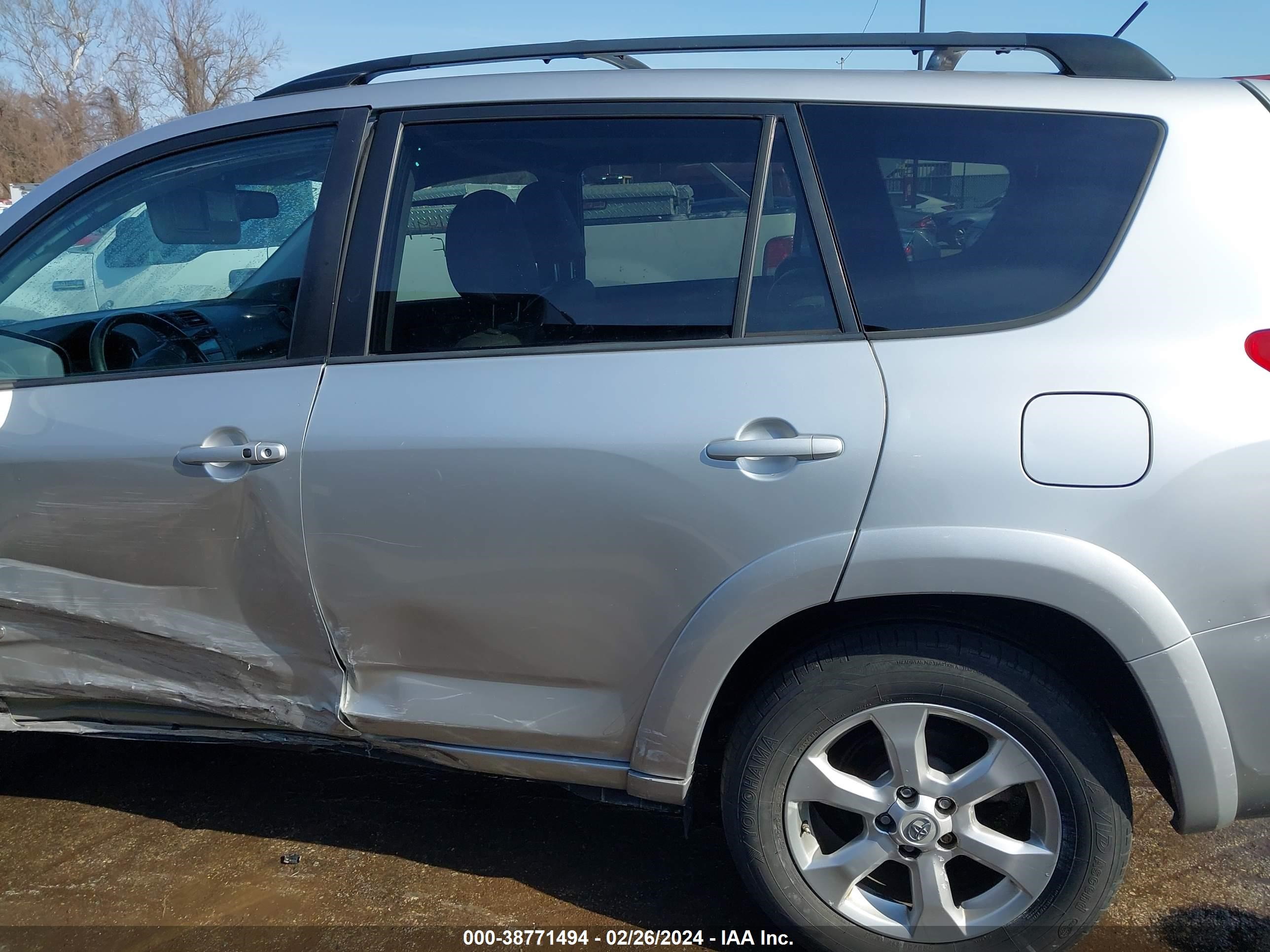 Photo 17 VIN: 2T3DK4DV1BW039008 - TOYOTA RAV 4 