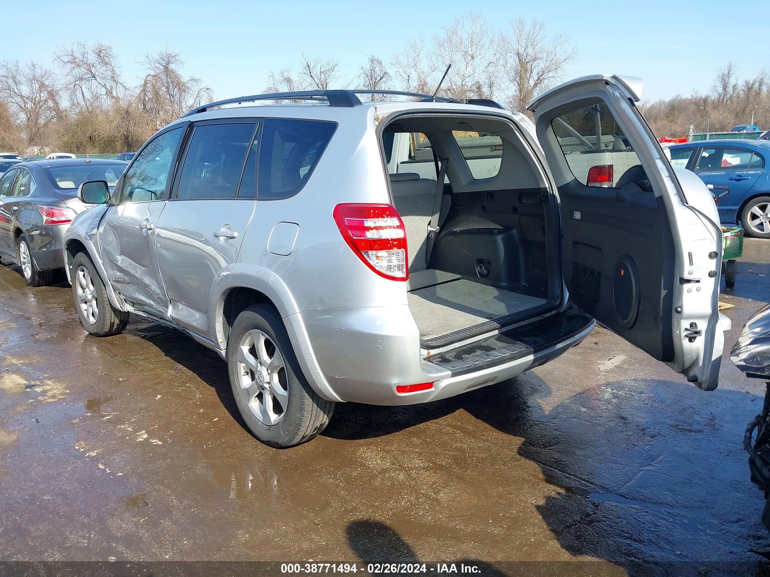 Photo 2 VIN: 2T3DK4DV1BW039008 - TOYOTA RAV 4 