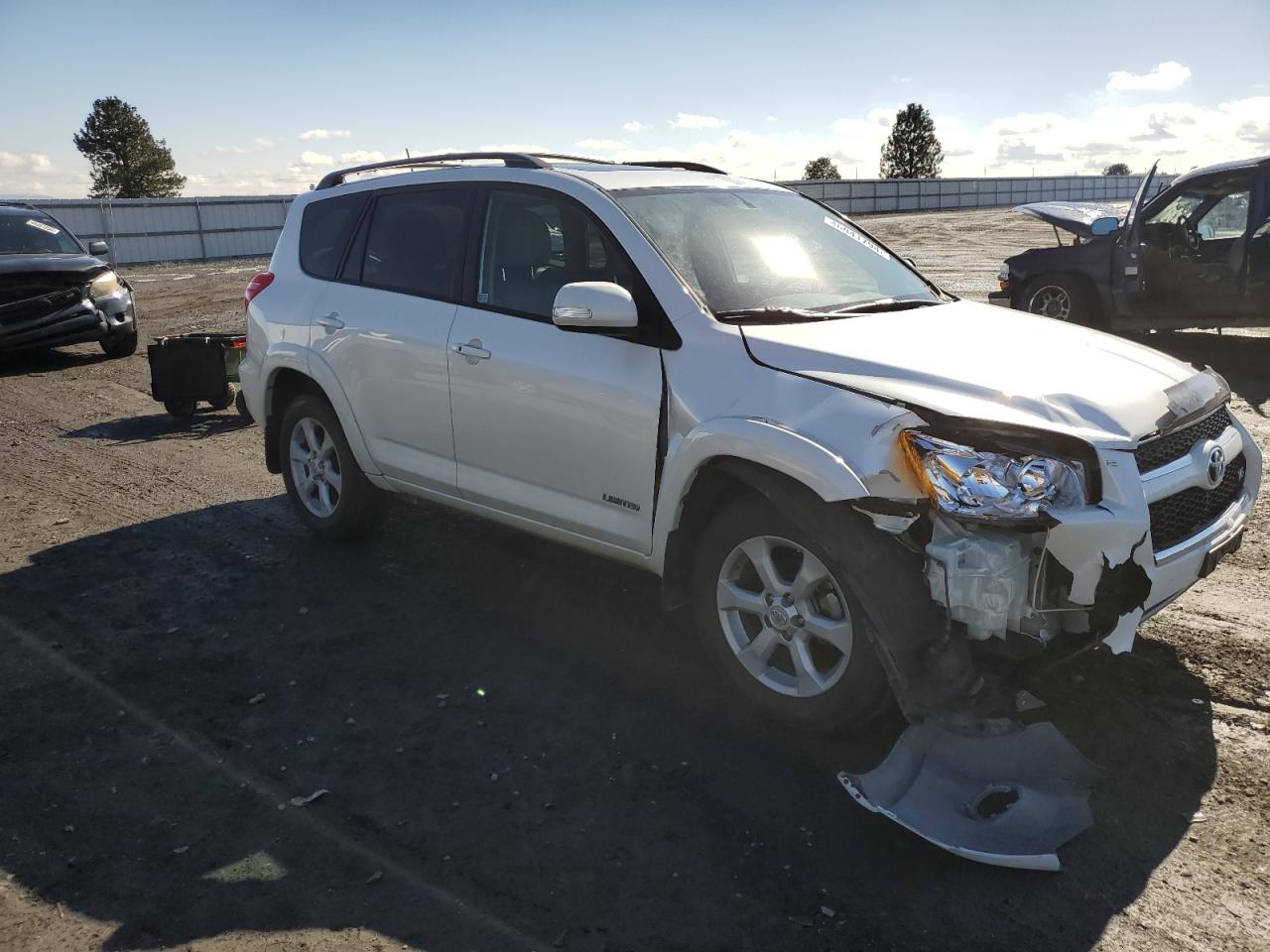 Photo 3 VIN: 2T3DK4DVXBW062562 - TOYOTA RAV 4 