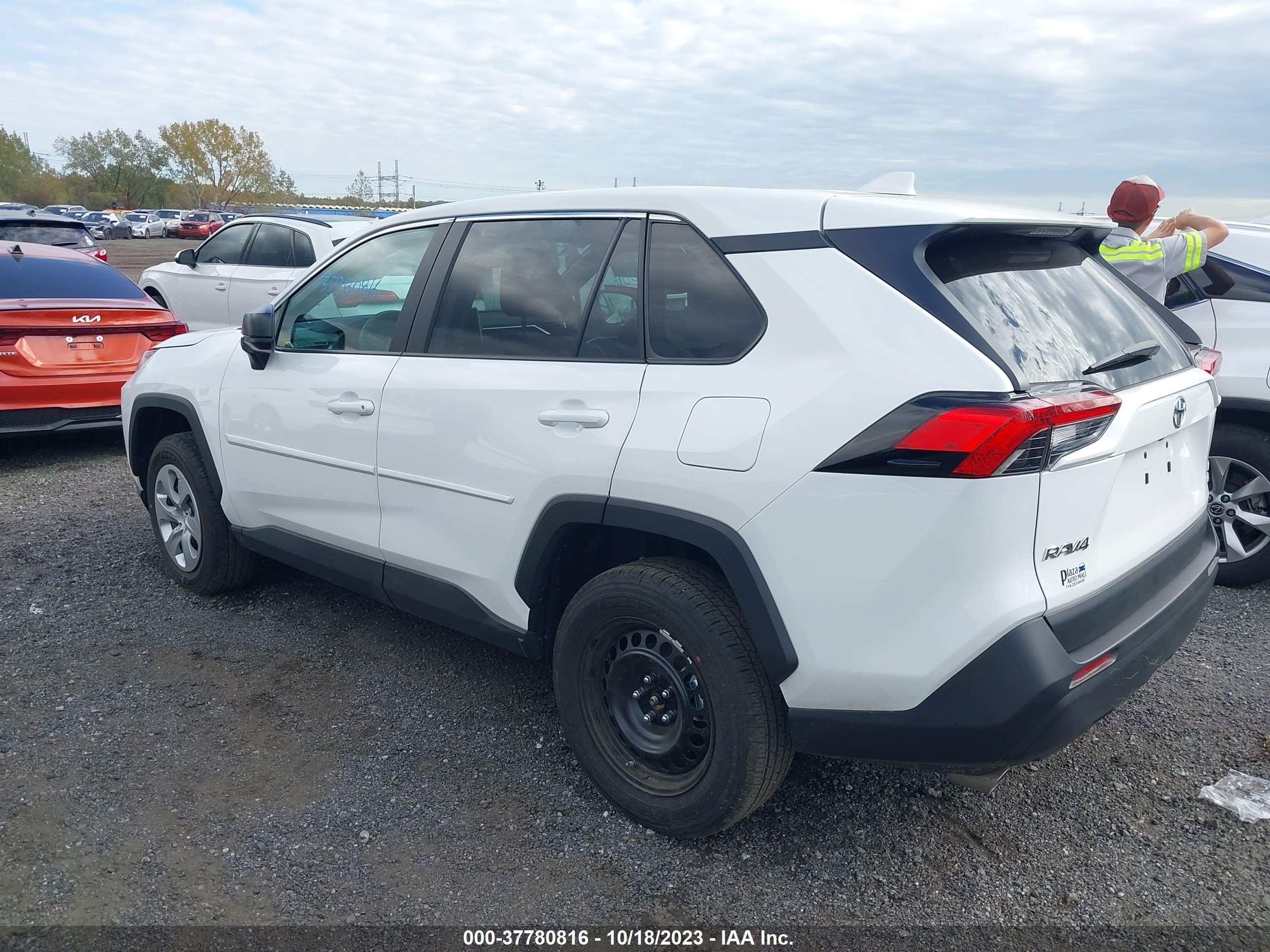 Photo 2 VIN: 2T3F1RFV8PW377390 - TOYOTA RAV 4 