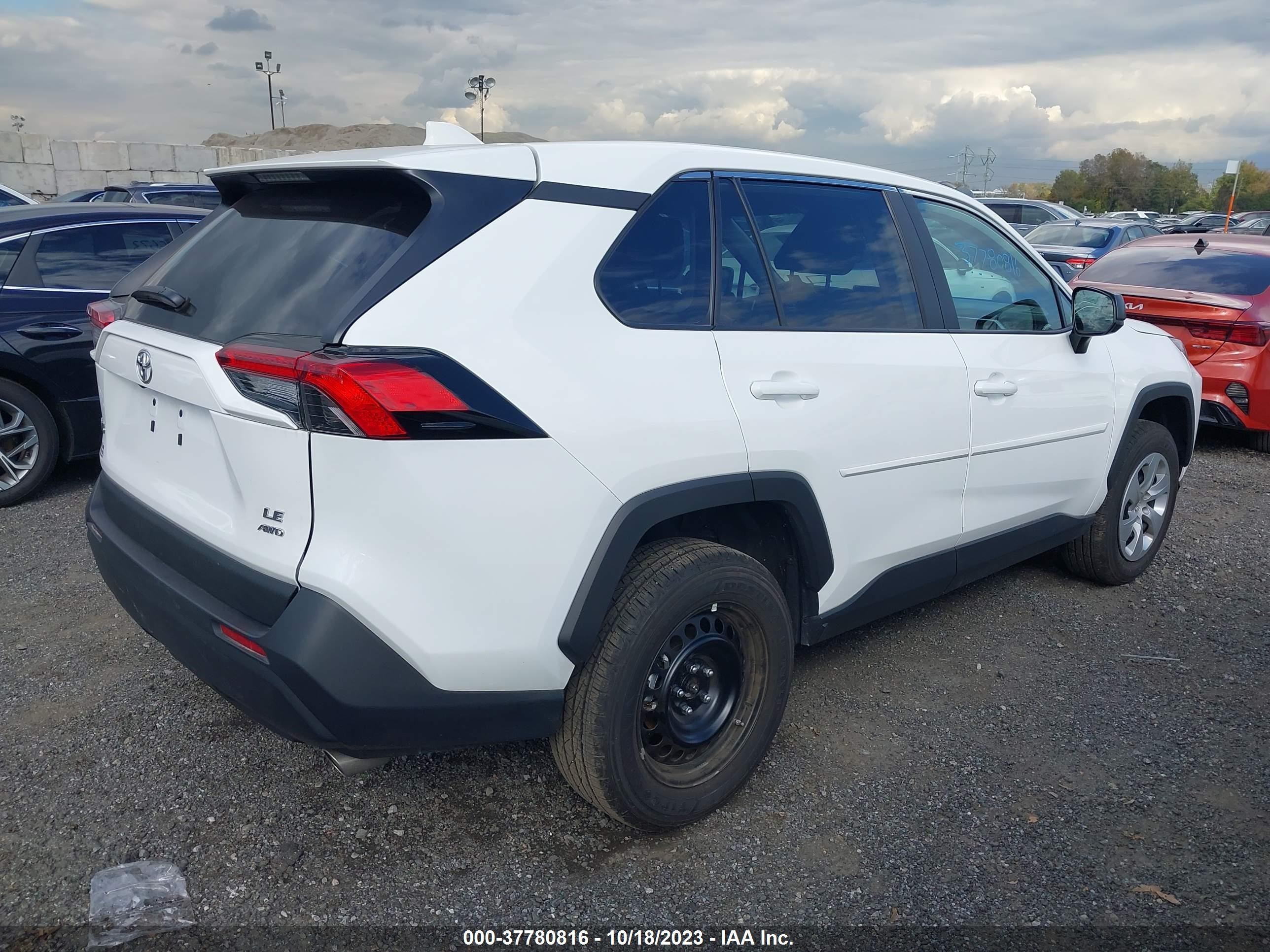 Photo 3 VIN: 2T3F1RFV8PW377390 - TOYOTA RAV 4 