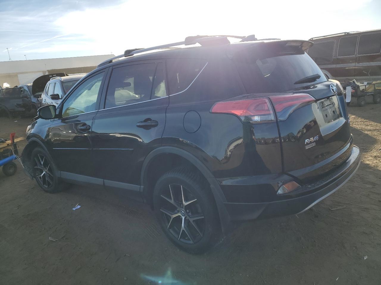 Photo 1 VIN: 2T3JFREV1HW617734 - TOYOTA RAV 4 