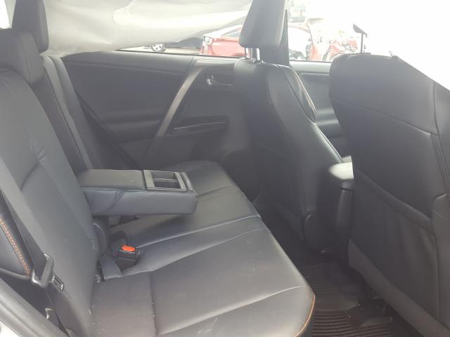 Photo 5 VIN: 2T3JFREV4JW724380 - TOYOTA RAV4 SE 