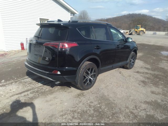 Photo 3 VIN: 2T3JFREV4JW823135 - TOYOTA RAV4 