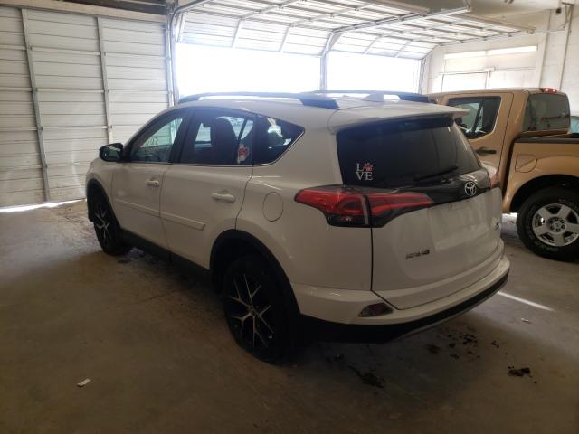 Photo 2 VIN: 2T3JFREV6HW616661 - TOYOTA RAV4 SE 