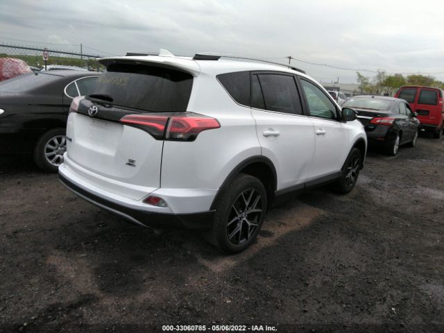 Photo 3 VIN: 2T3JFREV6JW843659 - TOYOTA RAV4 