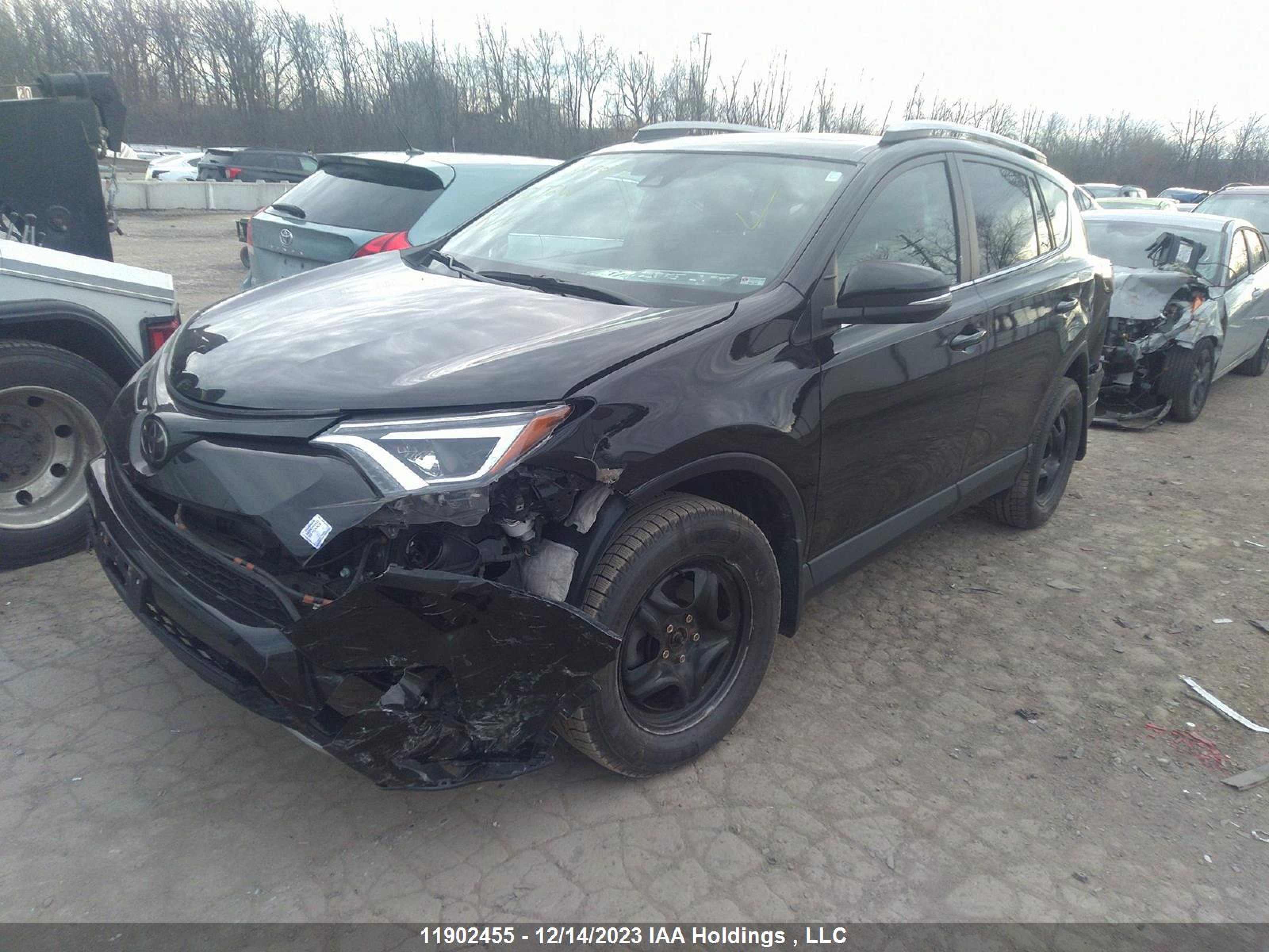 Photo 1 VIN: 2T3JFREV8JW773842 - TOYOTA RAV 4 