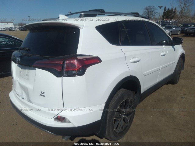 Photo 3 VIN: 2T3JFREV9JW851528 - TOYOTA RAV4 