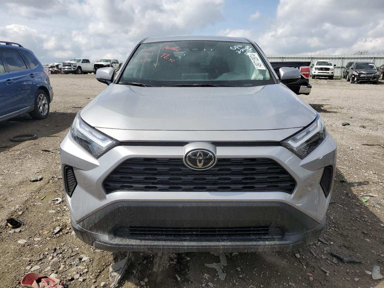 Photo 4 VIN: 2T3K1RFVXRC255259 - TOYOTA RAV 4 