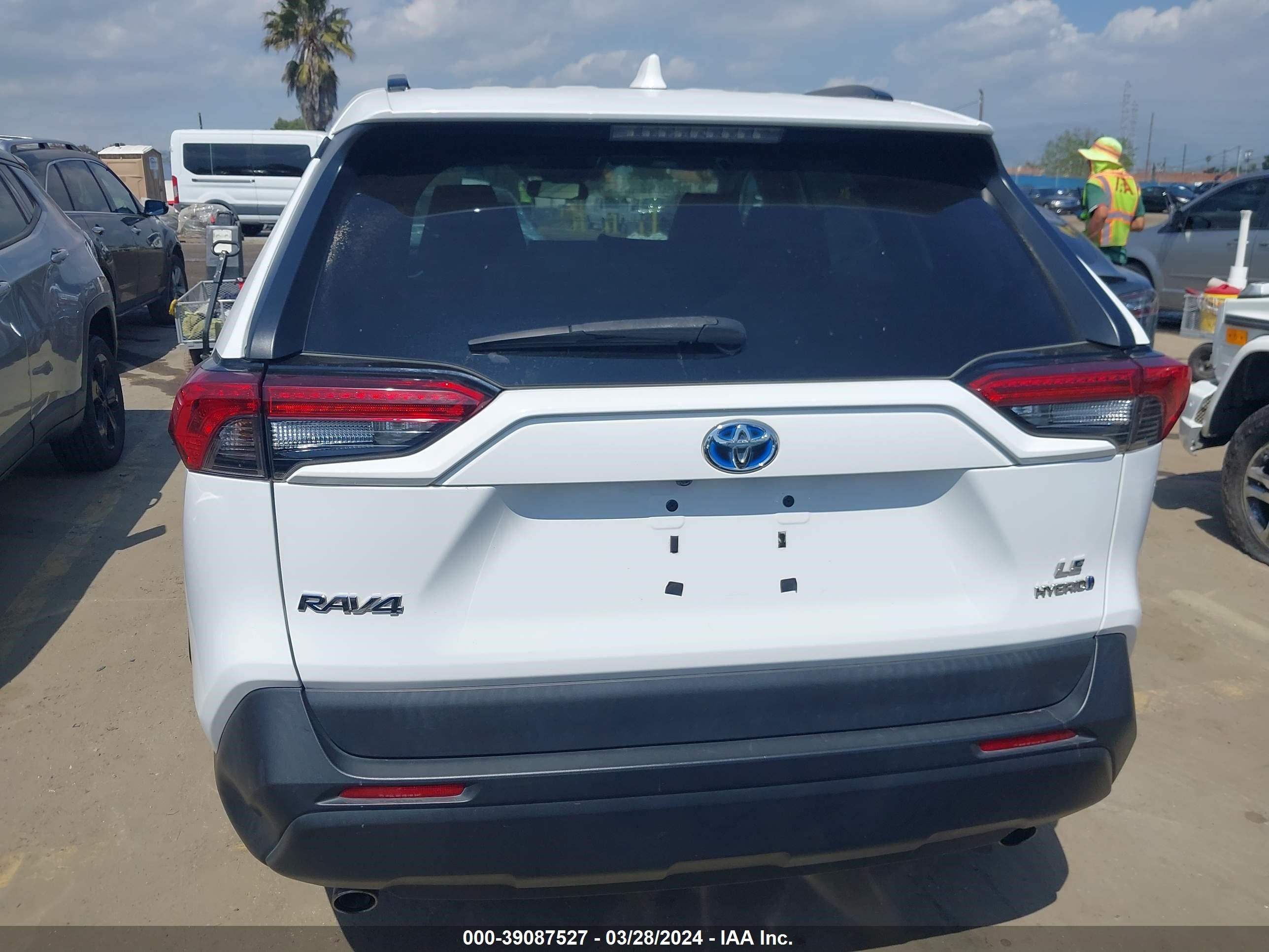 Photo 17 VIN: 2T3MWRFV4KW003179 - TOYOTA RAV 4 