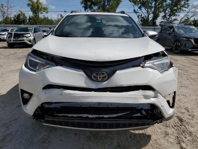 Photo 4 VIN: 2T3NFREV1JW466966 - TOYOTA RAV4 SE 