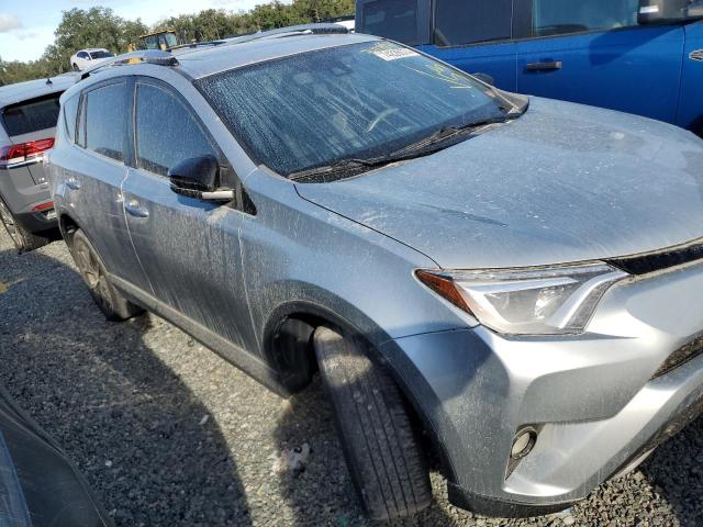 Photo 3 VIN: 2T3NFREV2JW430199 - TOYOTA RAV4 SE 