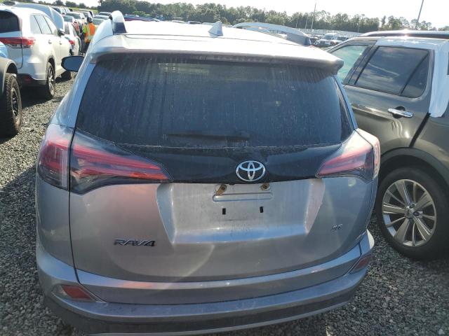 Photo 5 VIN: 2T3NFREV2JW430199 - TOYOTA RAV4 SE 