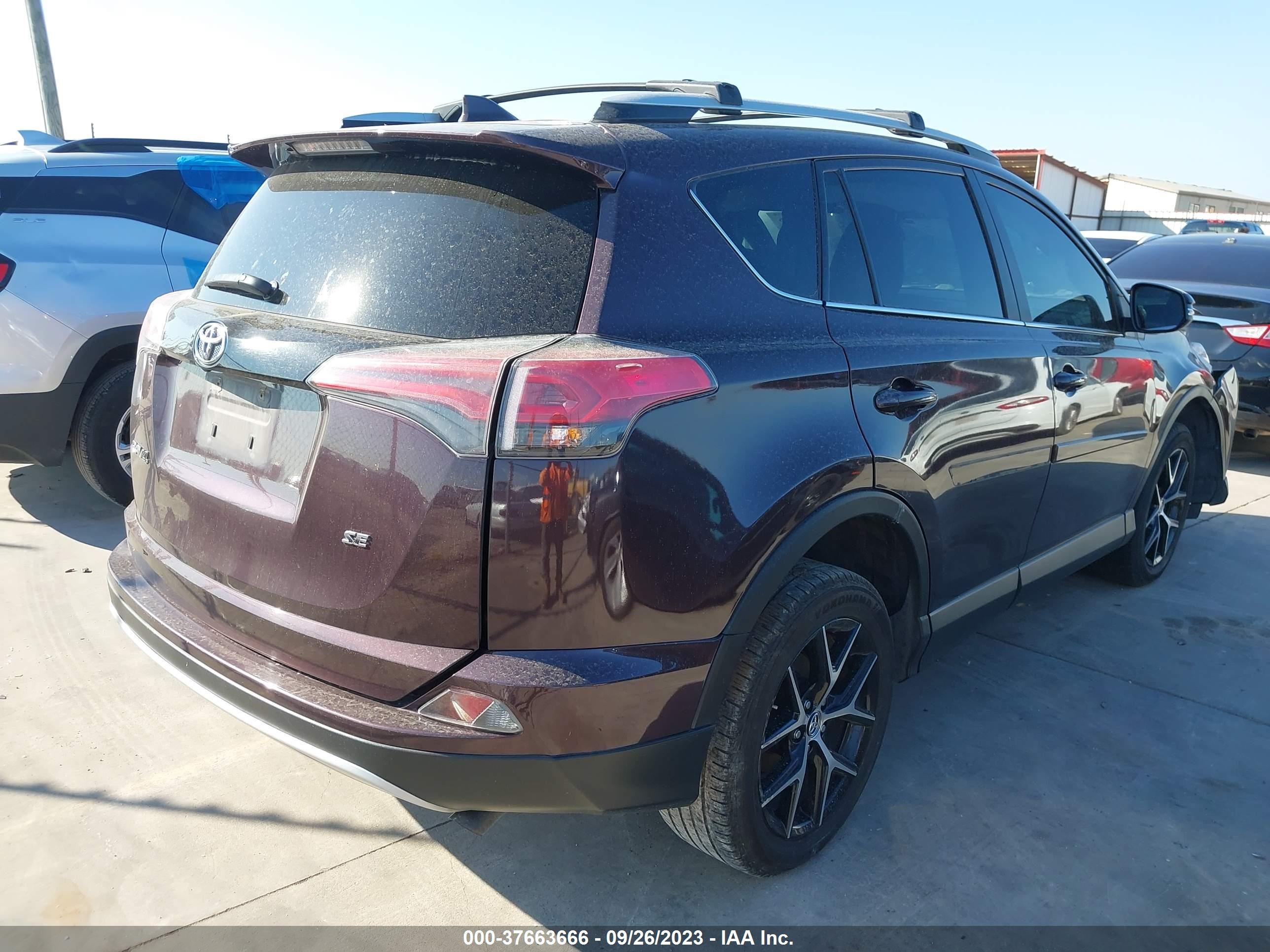 Photo 3 VIN: 2T3NFREV3GW304264 - TOYOTA RAV 4 