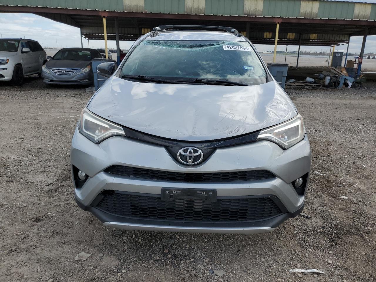 Photo 4 VIN: 2T3NFREV6GW240916 - TOYOTA RAV 4 