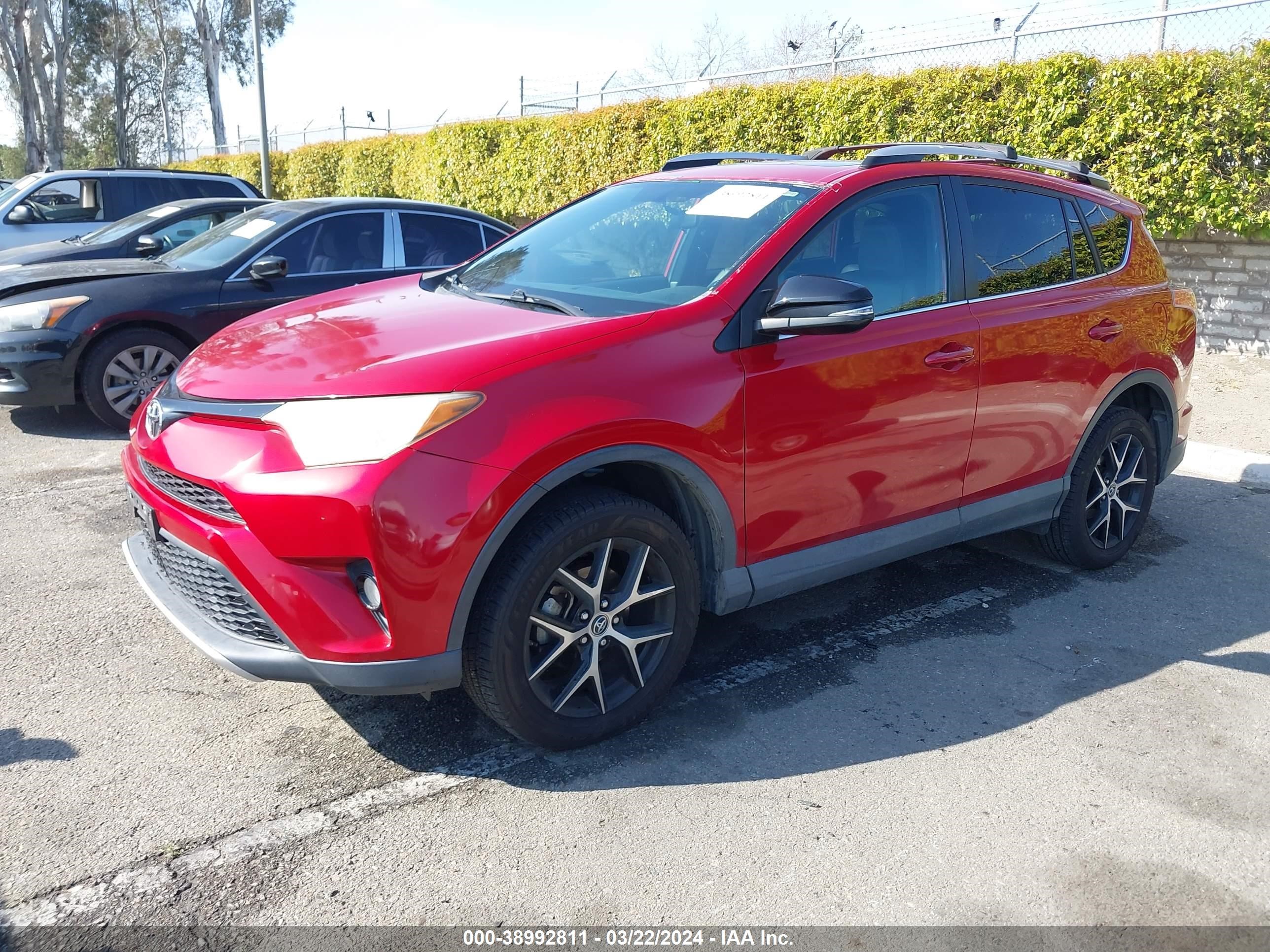 Photo 1 VIN: 2T3NFREV6GW261832 - TOYOTA RAV 4 