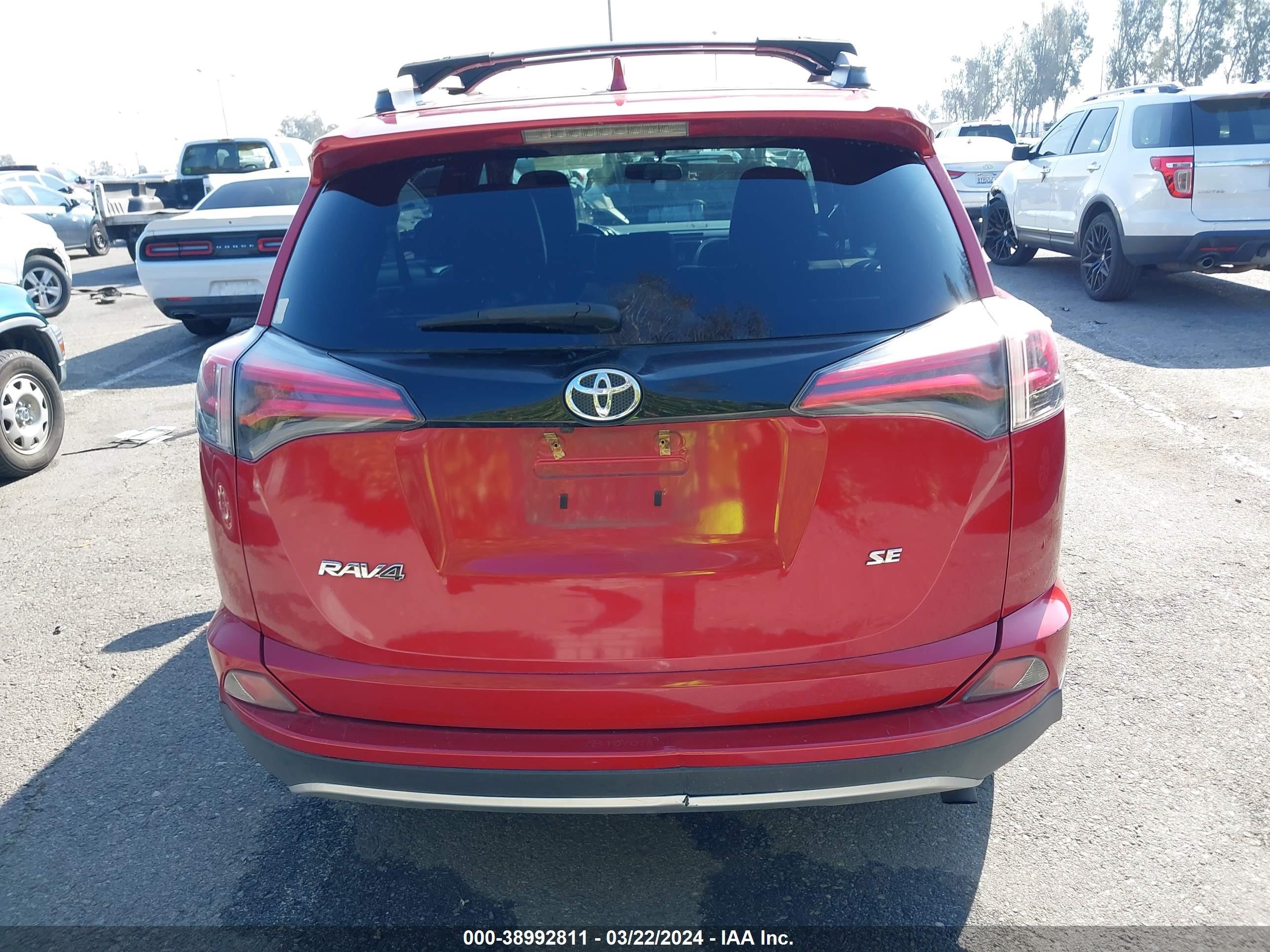 Photo 5 VIN: 2T3NFREV6GW261832 - TOYOTA RAV 4 