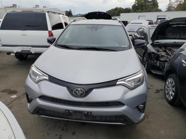 Photo 4 VIN: 2T3NFREV9JW417501 - TOYOTA RAV4 