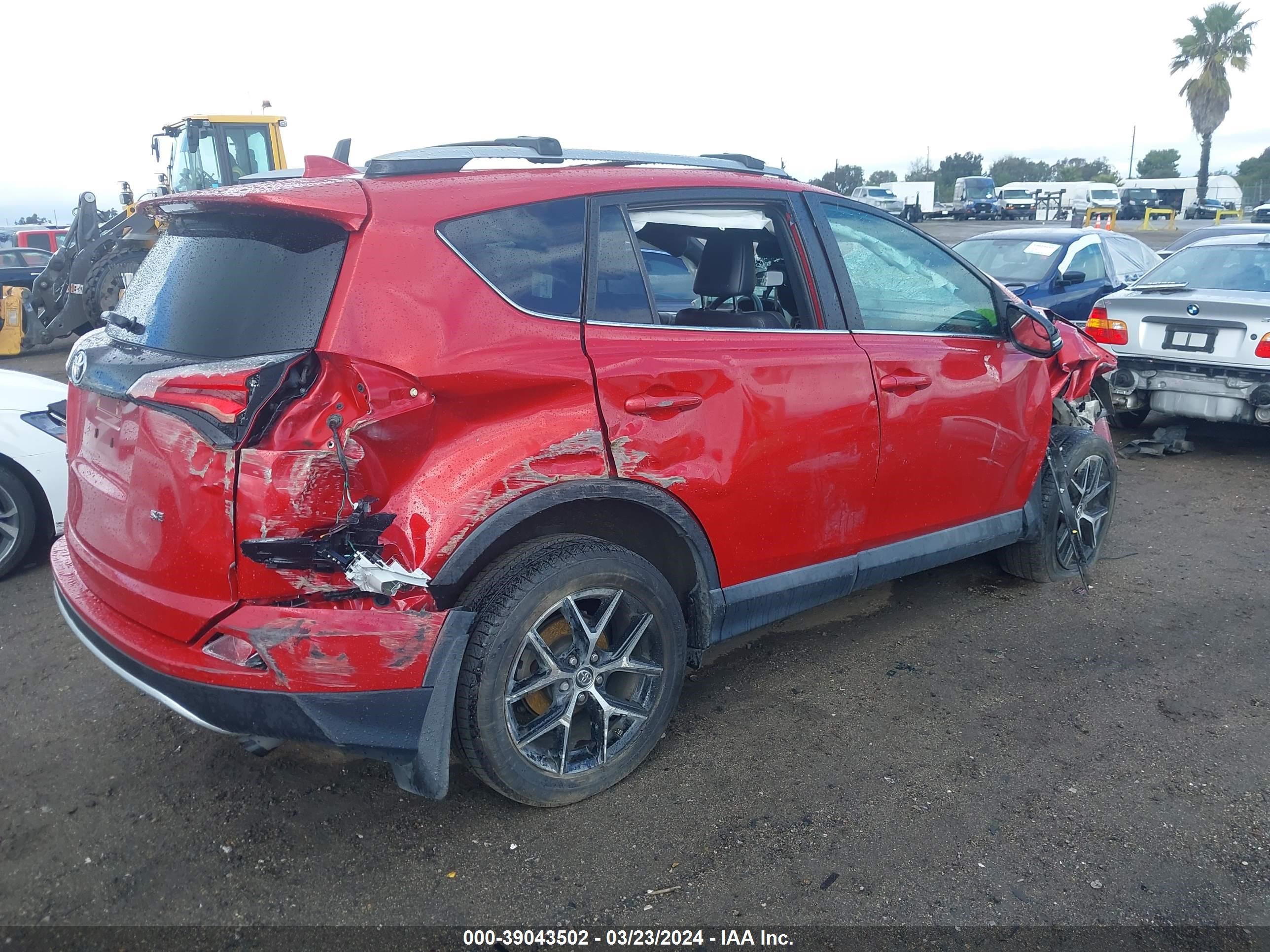 Photo 3 VIN: 2T3NFREVXHW391338 - TOYOTA RAV 4 