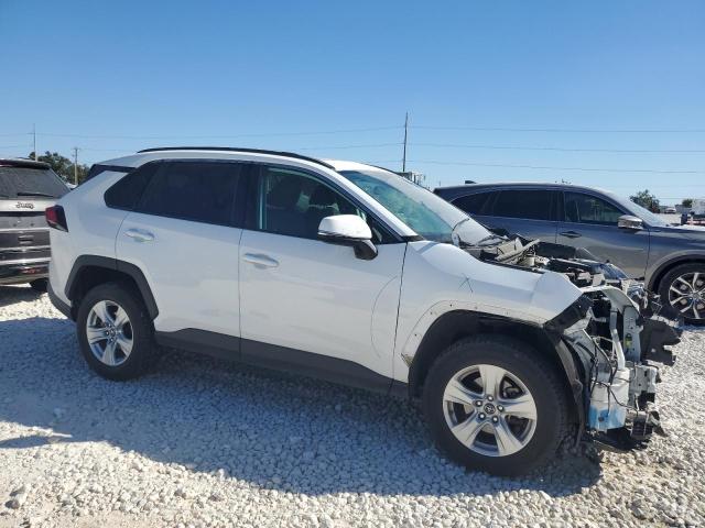 Photo 3 VIN: 2T3P1RFV2KW029310 - TOYOTA RAV4 XLE 