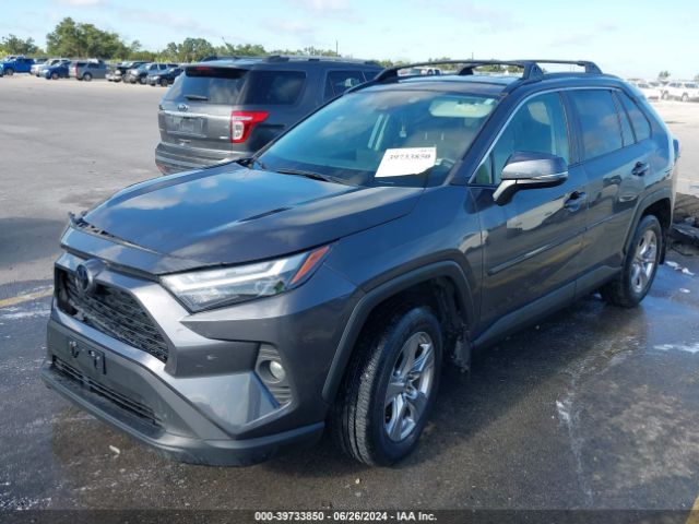 Photo 1 VIN: 2T3P1RFV3NC305886 - TOYOTA RAV4 XLE 