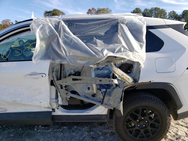 Photo 8 VIN: 2T3P1RFV4MC246720 - TOYOTA RAV4 XLE 