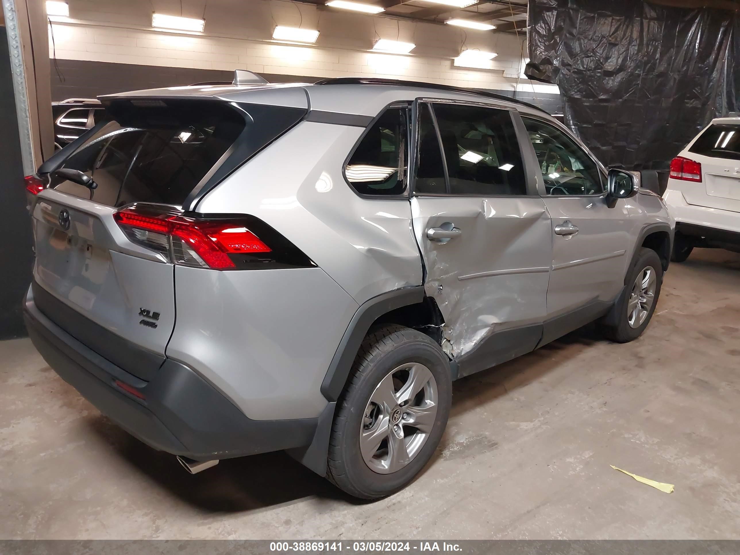 Photo 3 VIN: 2T3P1RFV7RW415621 - TOYOTA RAV 4 