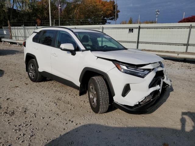 Photo 3 VIN: 2T3P1RFV8RC457748 - TOYOTA RAV4 XLE 