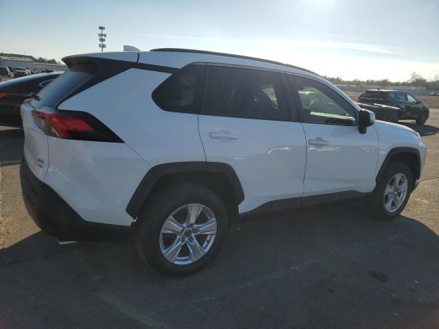 Photo 2 VIN: 2T3P1RFVXMC187172 - TOYOTA RAV4 XLE 