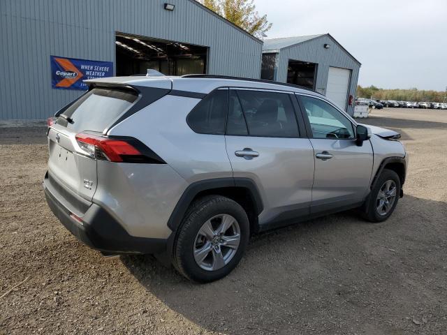 Photo 2 VIN: 2T3R1RFV4NC256500 - TOYOTA RAV4 XLE 