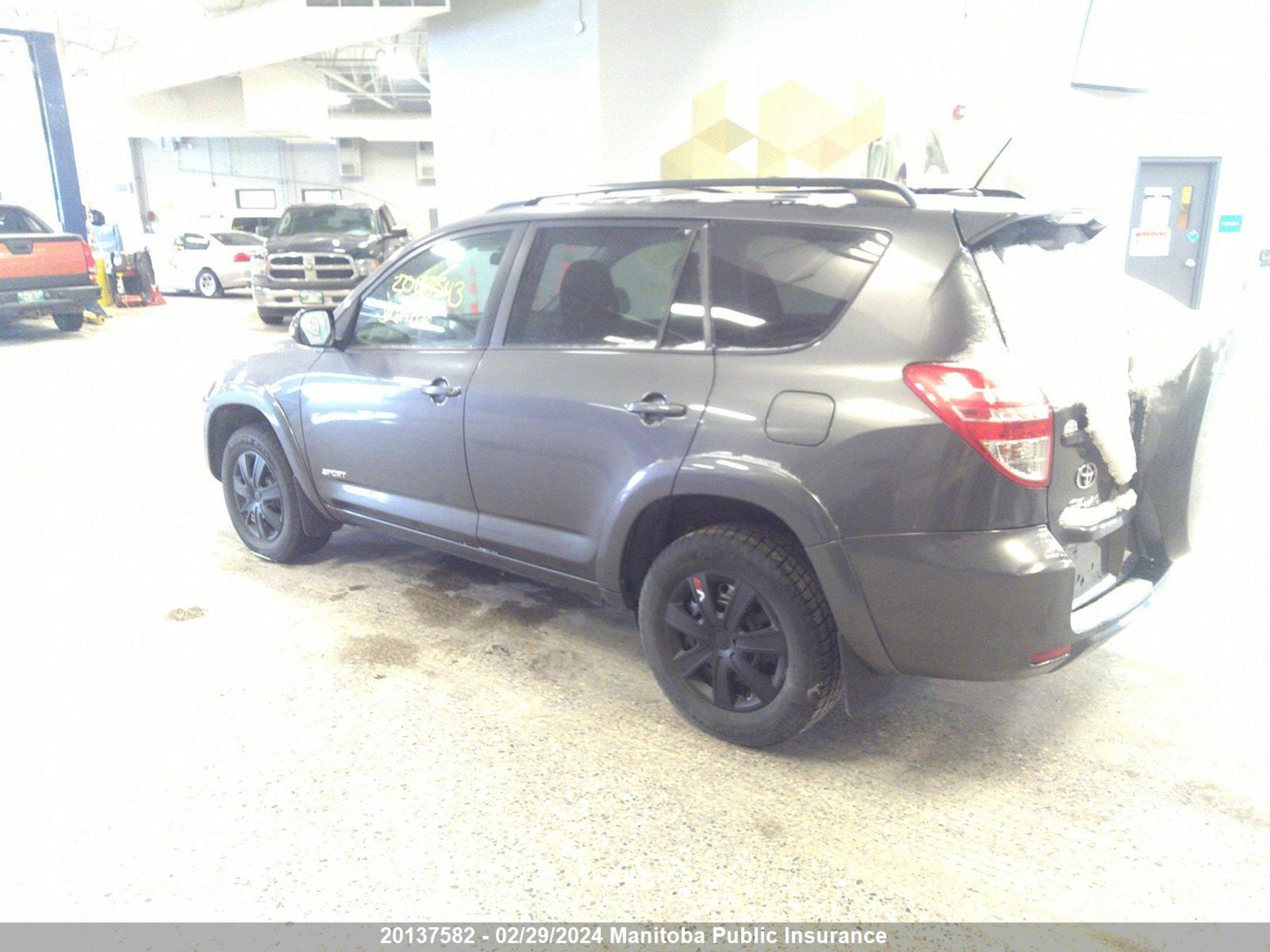 Photo 2 VIN: 2T3RF4DV0CW241138 - TOYOTA RAV 4 