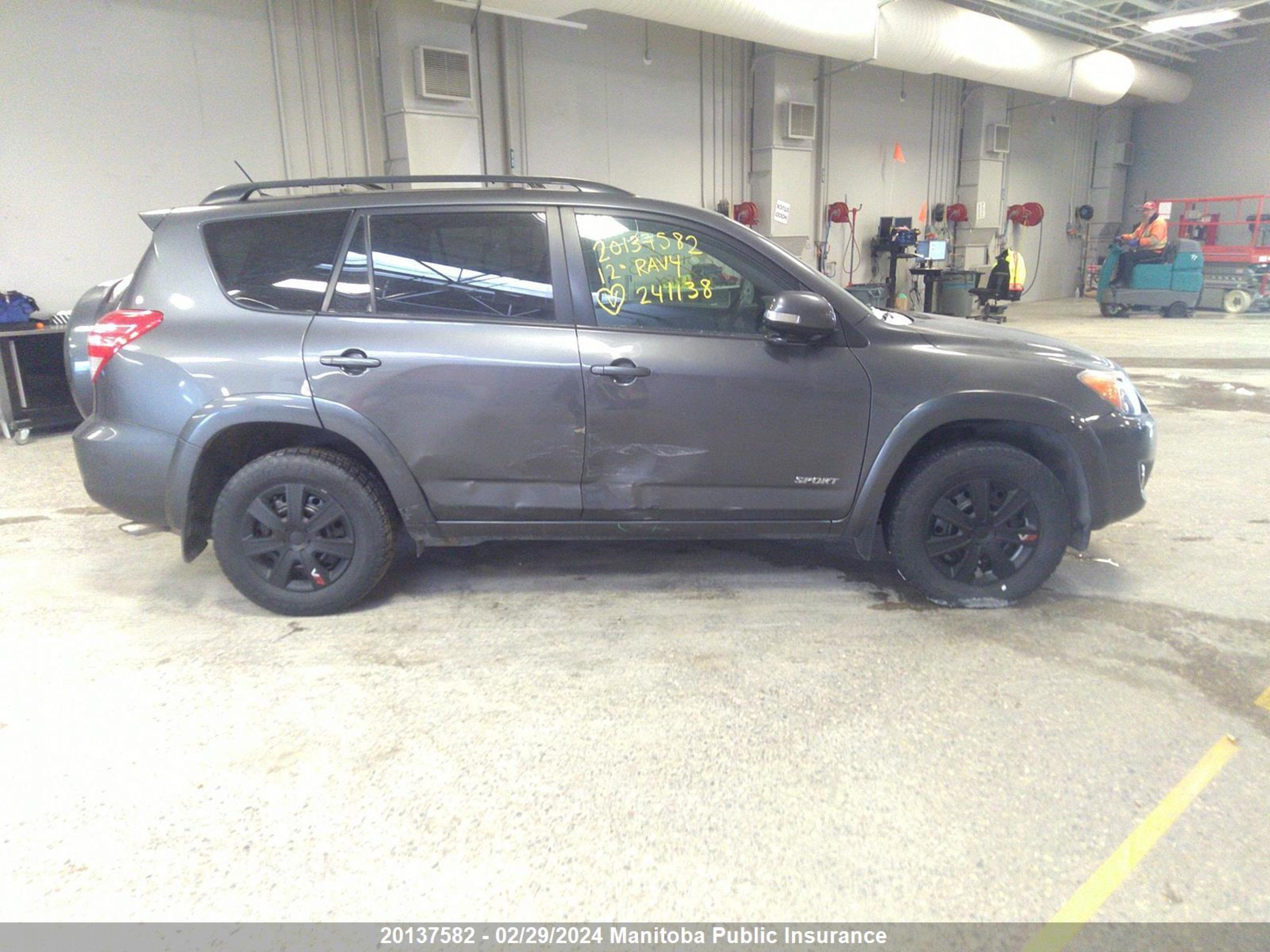 Photo 5 VIN: 2T3RF4DV0CW241138 - TOYOTA RAV 4 