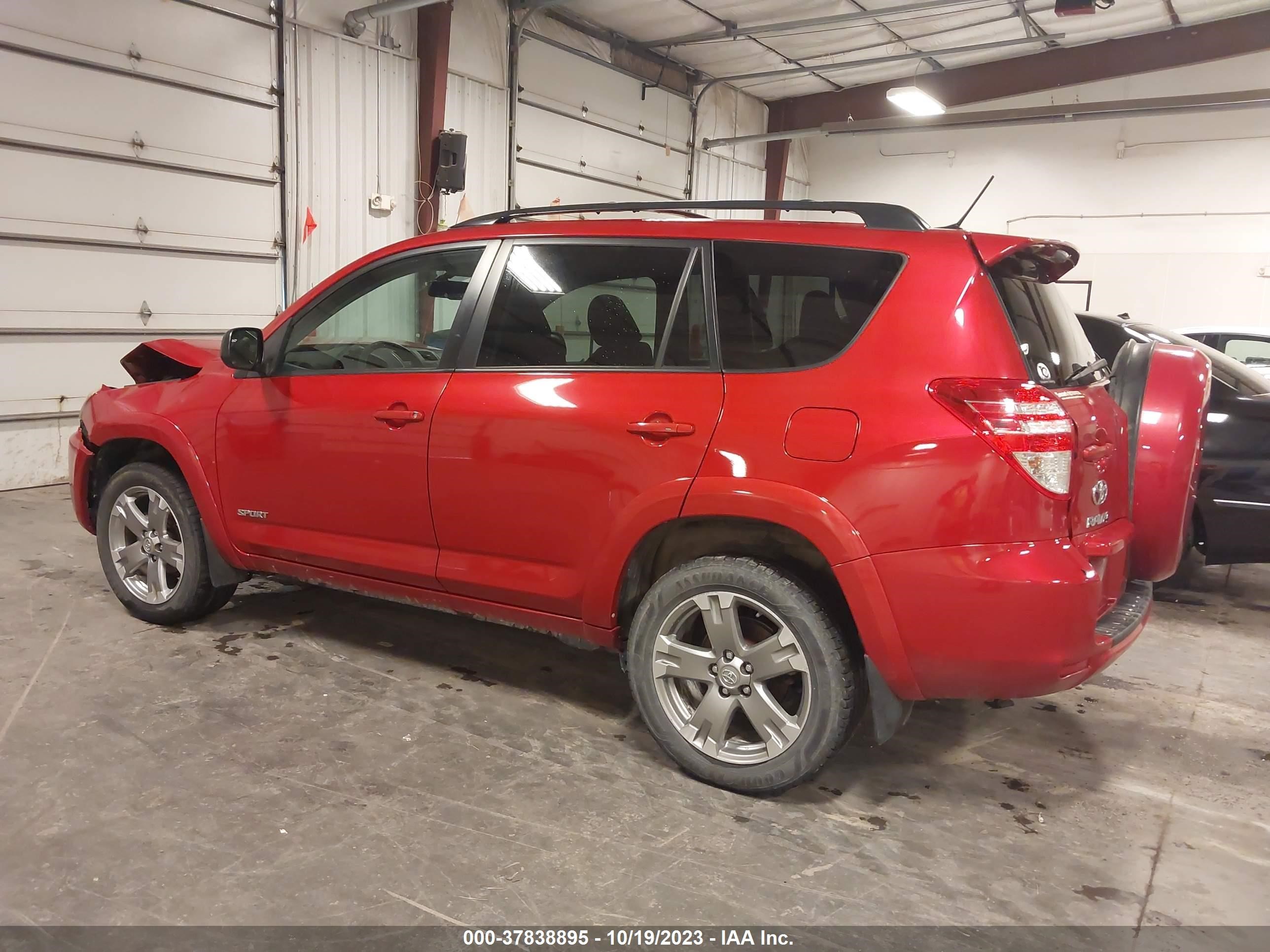 Photo 2 VIN: 2T3RF4DV3BW176395 - TOYOTA RAV 4 