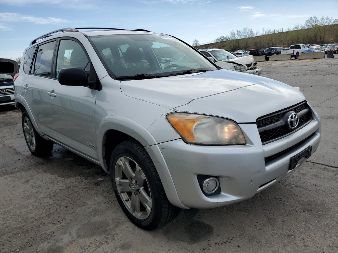 Photo 3 VIN: 2T3RF4DV7AW047249 - TOYOTA RAV 4 