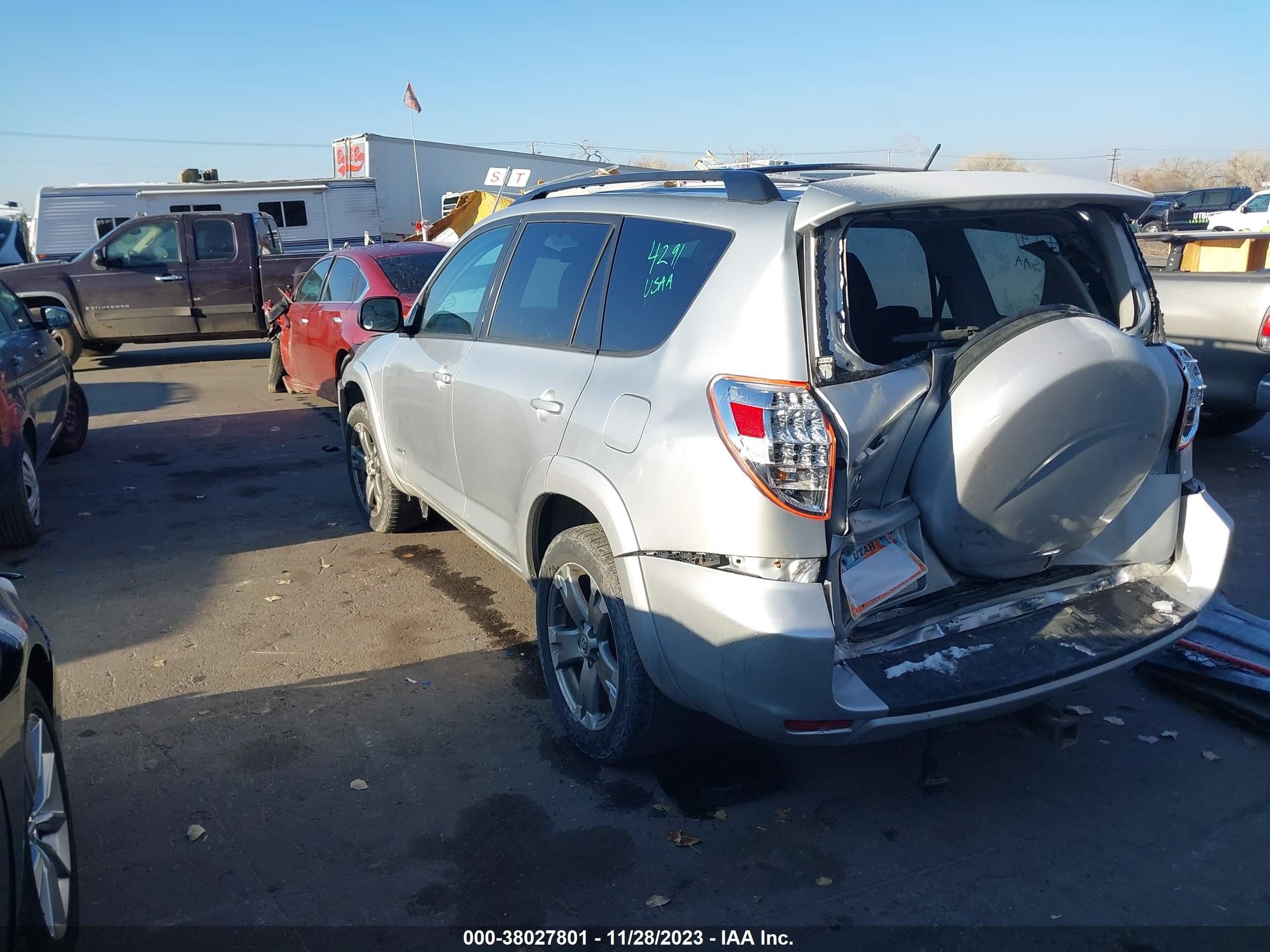 Photo 1 VIN: 2T3RF4DV7CW241153 - TOYOTA RAV 4 