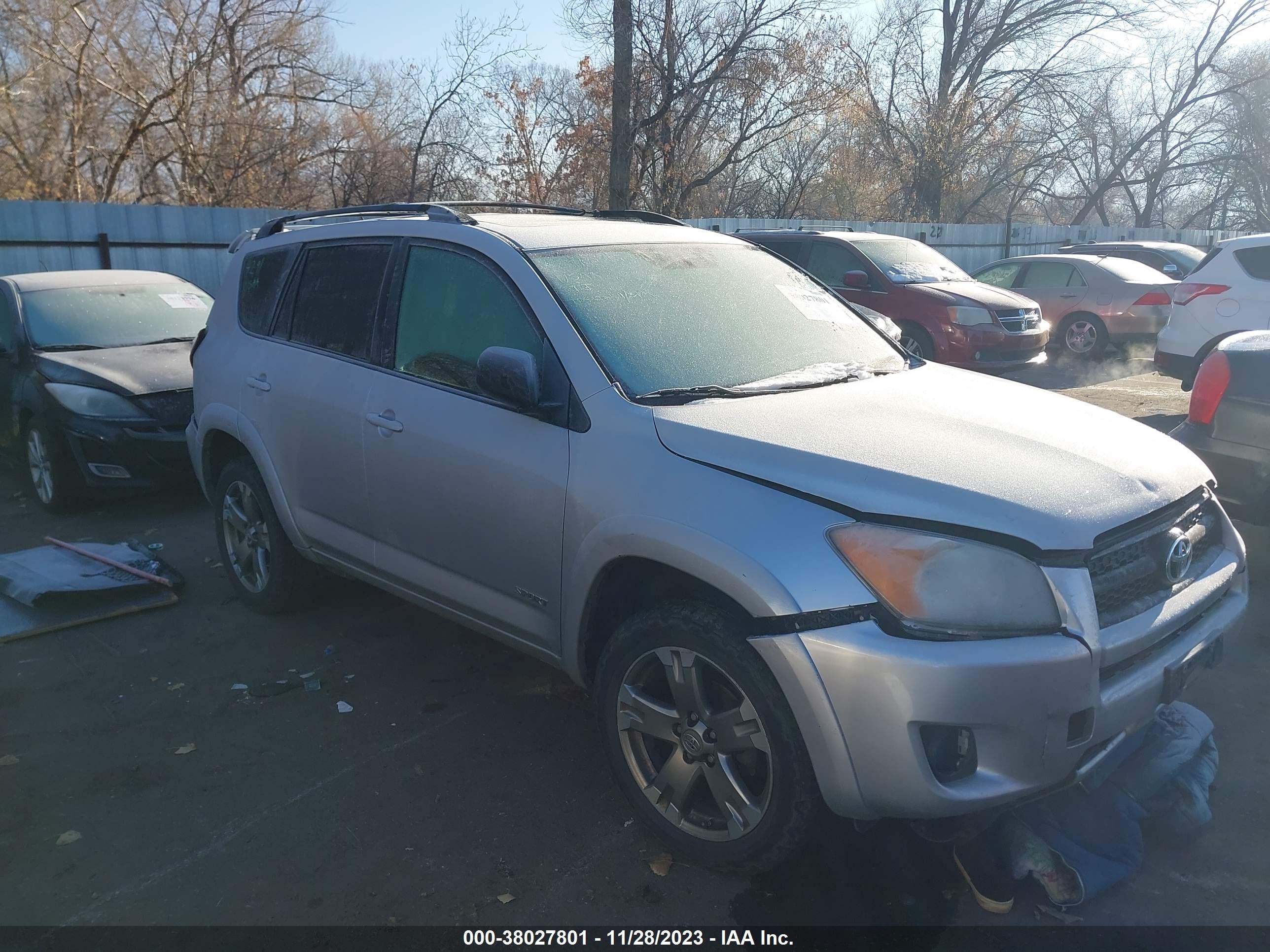 Photo 10 VIN: 2T3RF4DV7CW241153 - TOYOTA RAV 4 