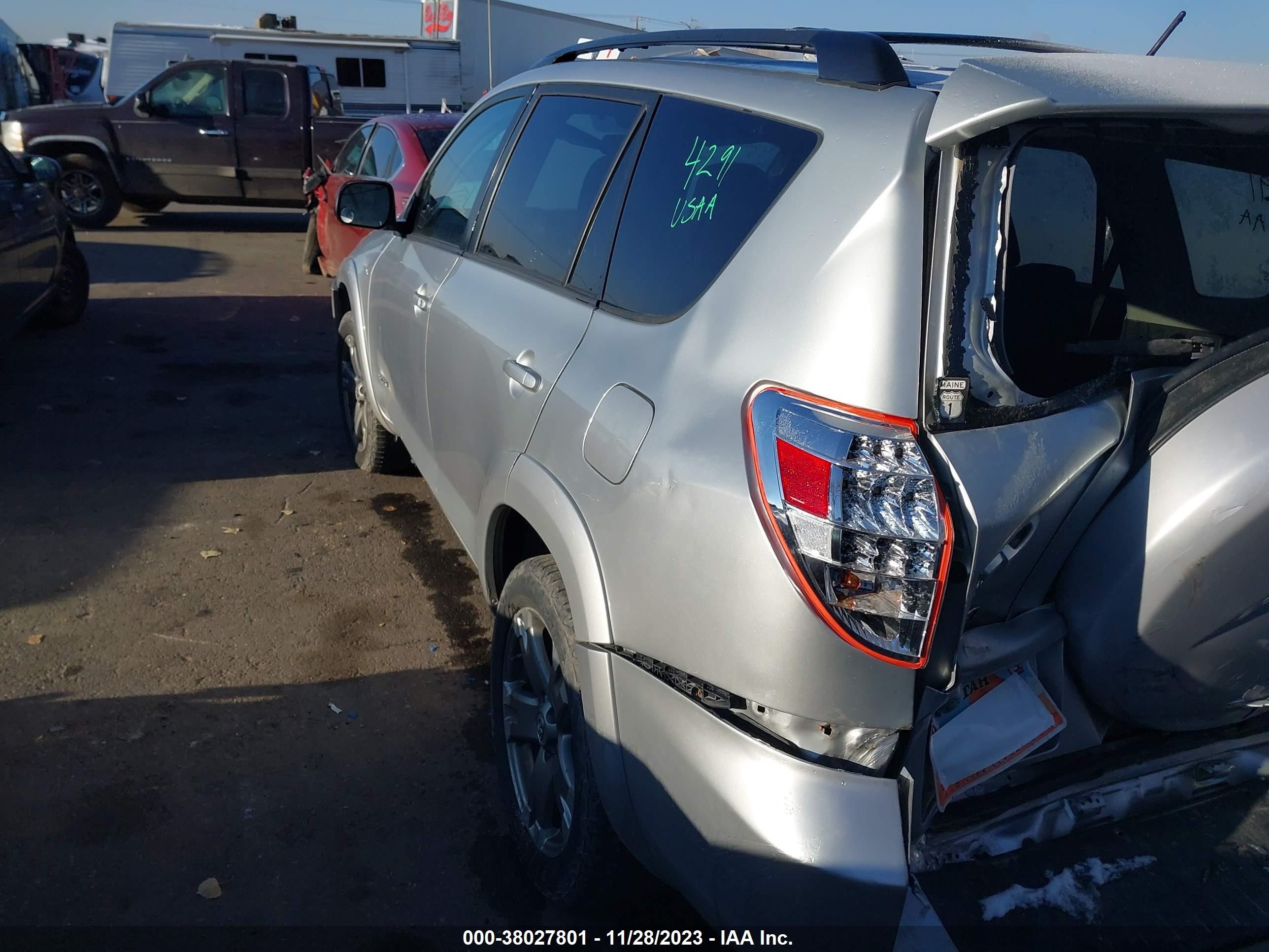 Photo 11 VIN: 2T3RF4DV7CW241153 - TOYOTA RAV 4 