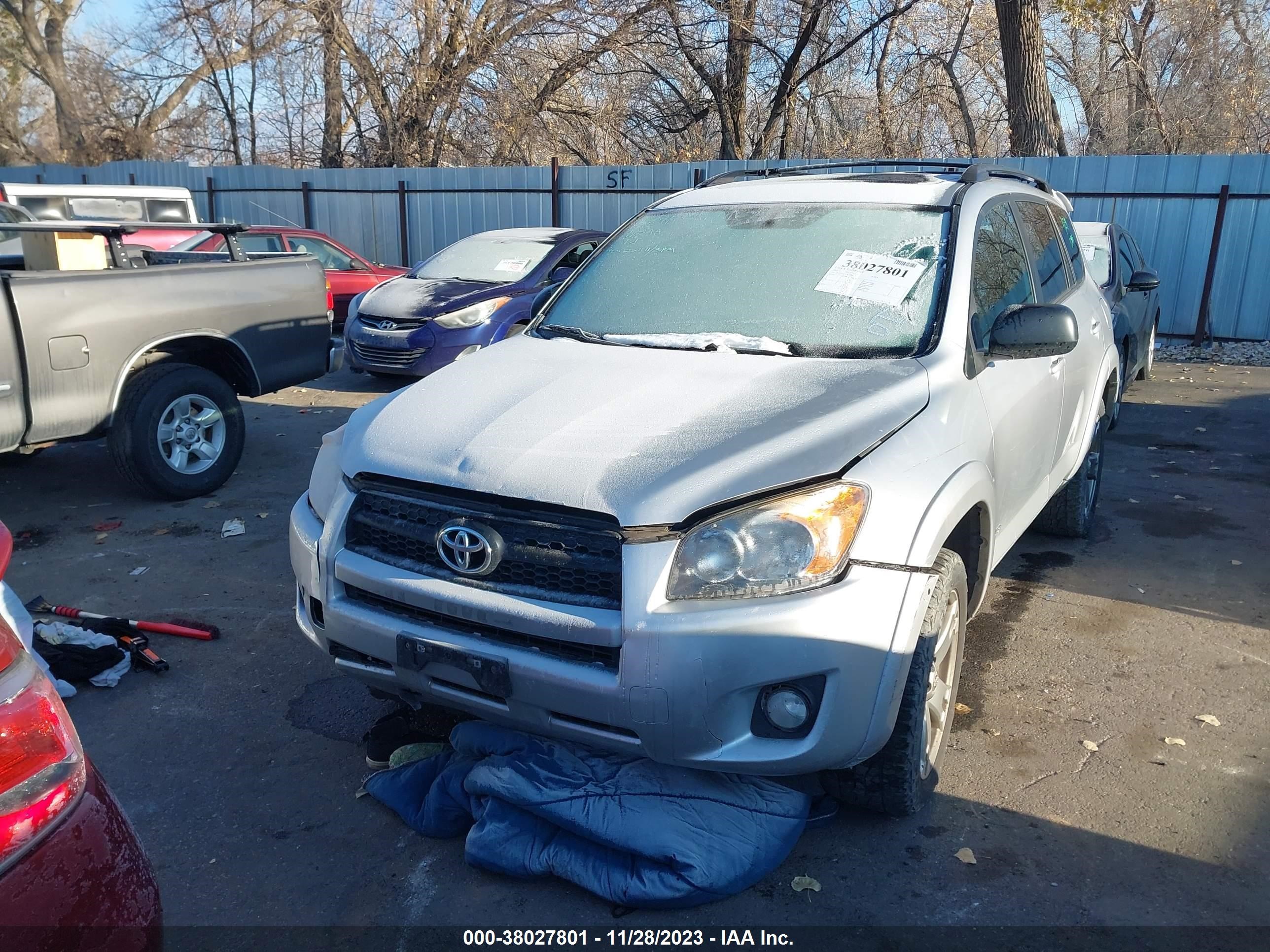 Photo 9 VIN: 2T3RF4DV7CW241153 - TOYOTA RAV 4 