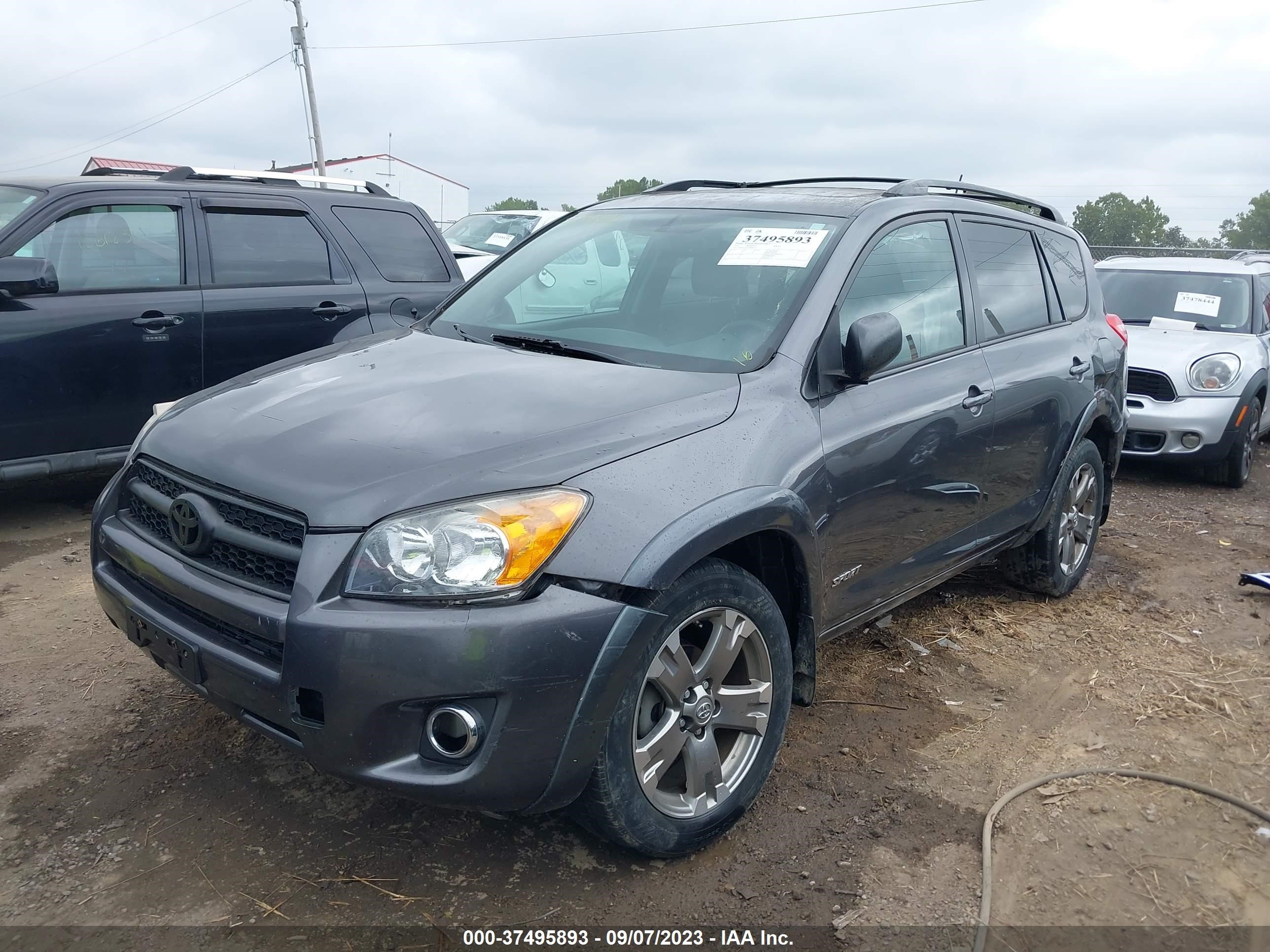 Photo 1 VIN: 2T3RF4DVXBW098391 - TOYOTA RAV 4 