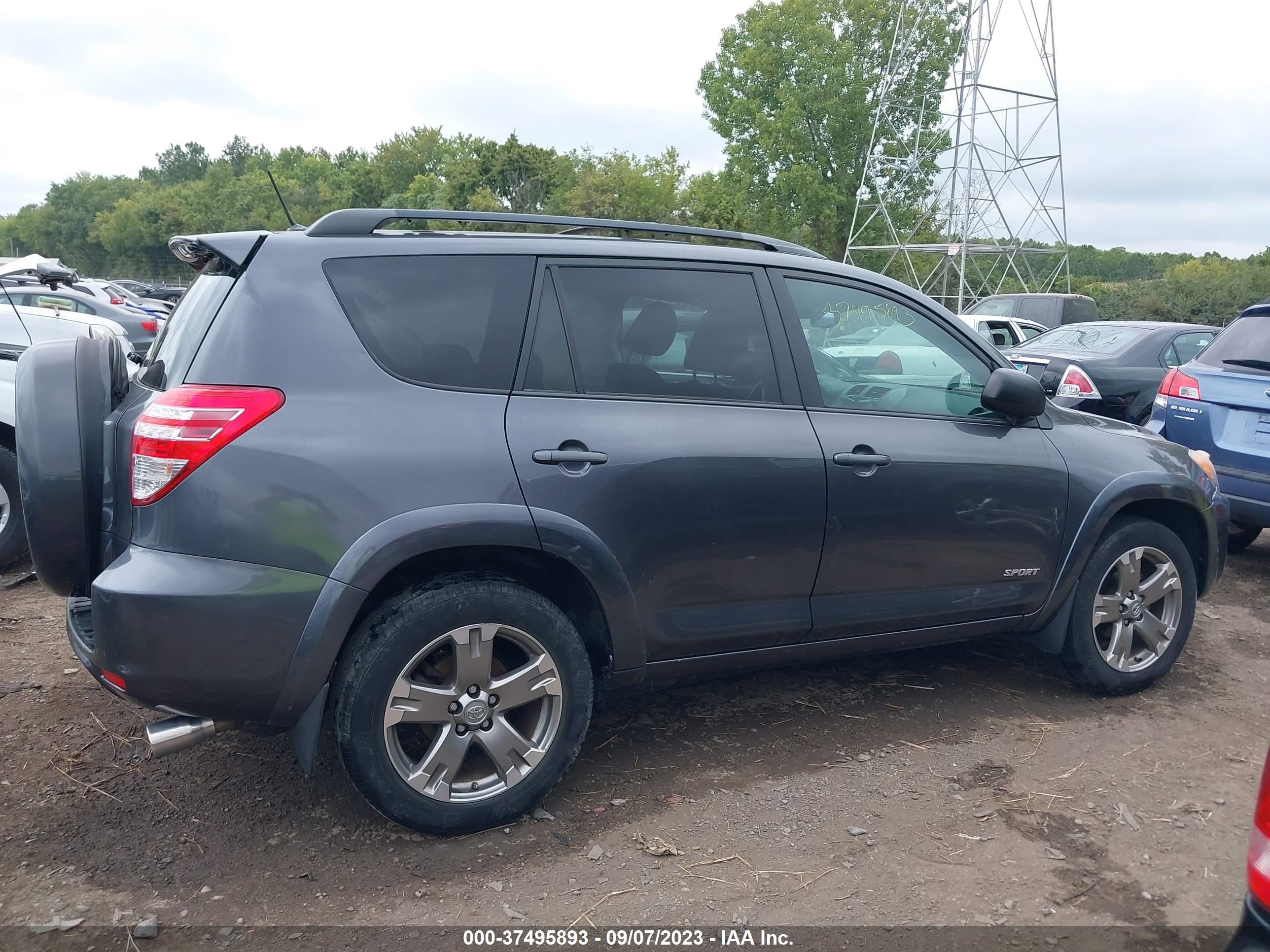 Photo 12 VIN: 2T3RF4DVXBW098391 - TOYOTA RAV 4 