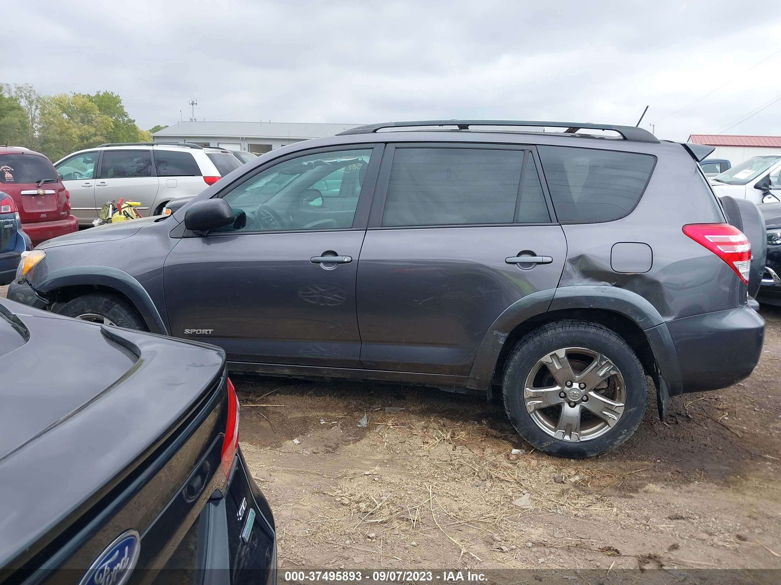 Photo 13 VIN: 2T3RF4DVXBW098391 - TOYOTA RAV 4 