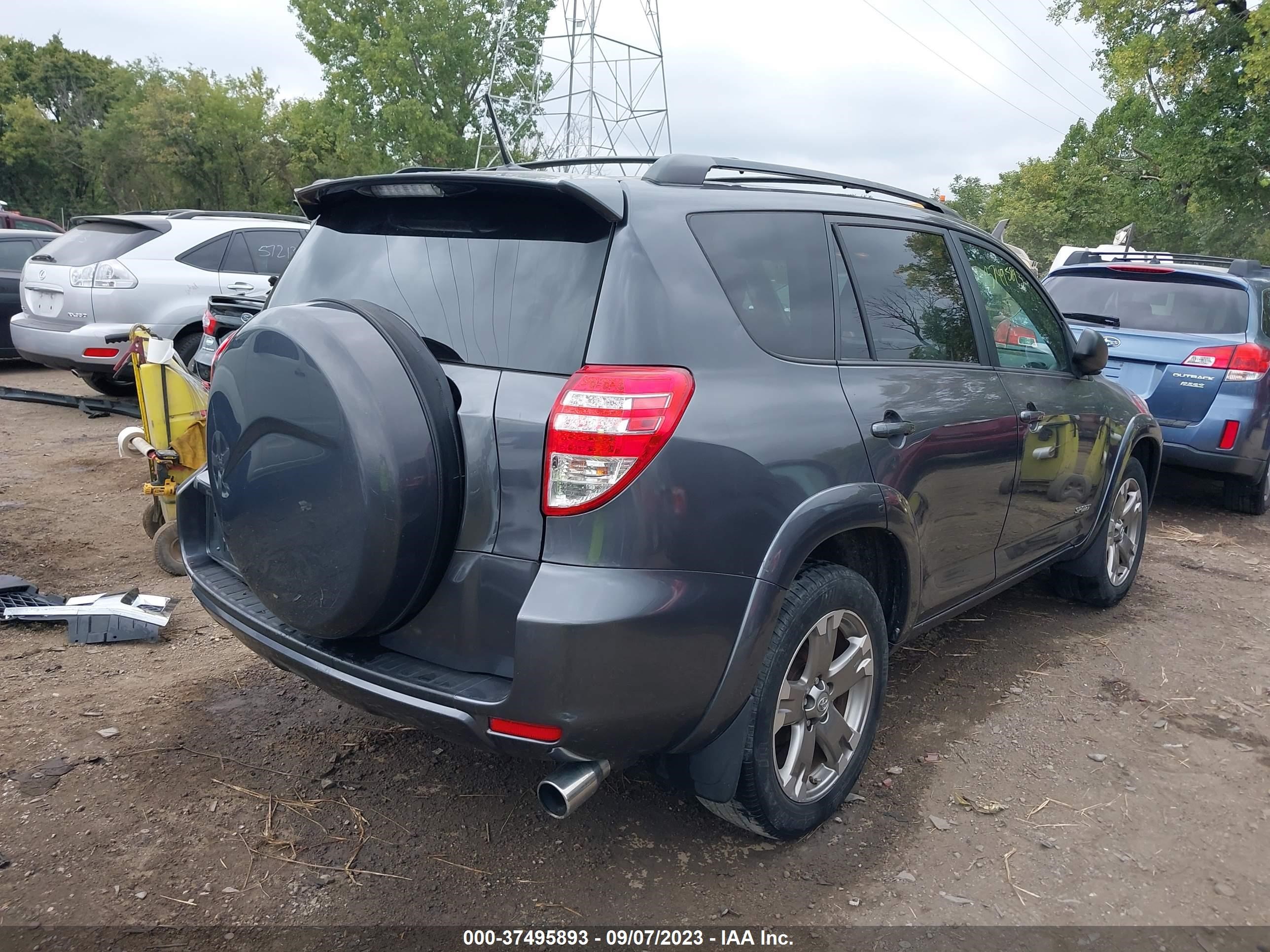 Photo 3 VIN: 2T3RF4DVXBW098391 - TOYOTA RAV 4 