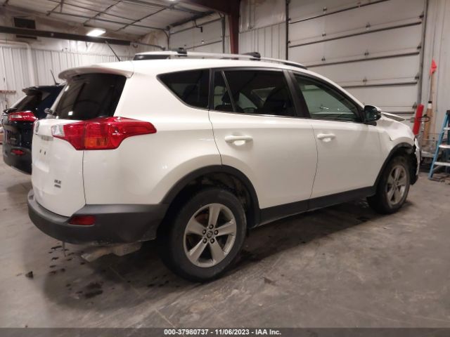 Photo 3 VIN: 2T3RFREV0FW311169 - TOYOTA RAV4 