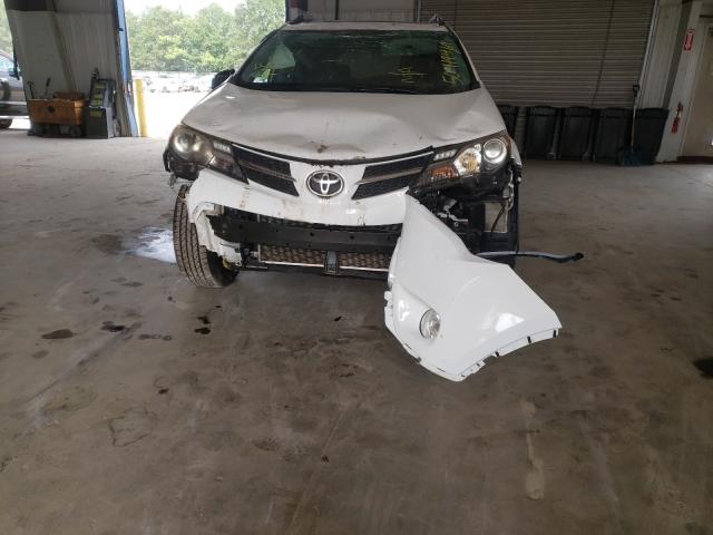 Photo 8 VIN: 2T3RFREV0FW330529 - TOYOTA RAV4 XLE 