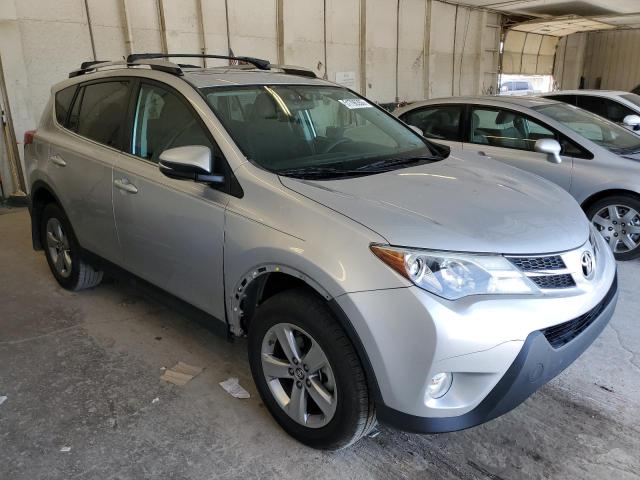 Photo 3 VIN: 2T3RFREV0FW347332 - TOYOTA RAV4 XLE 