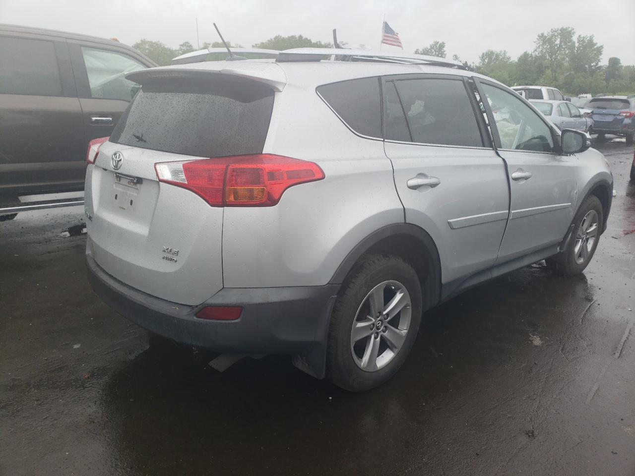 Photo 2 VIN: 2T3RFREV0FW381934 - TOYOTA RAV 4 