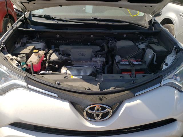 Photo 6 VIN: 2T3RFREV0GW460473 - TOYOTA RAV4 XLE 