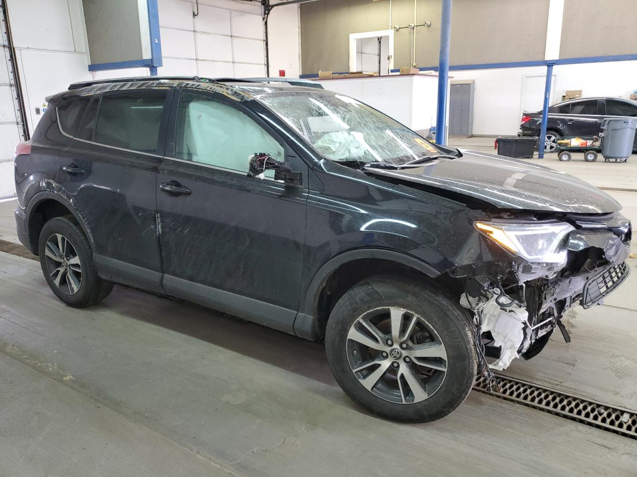 Photo 3 VIN: 2T3RFREV0HW613645 - TOYOTA RAV 4 