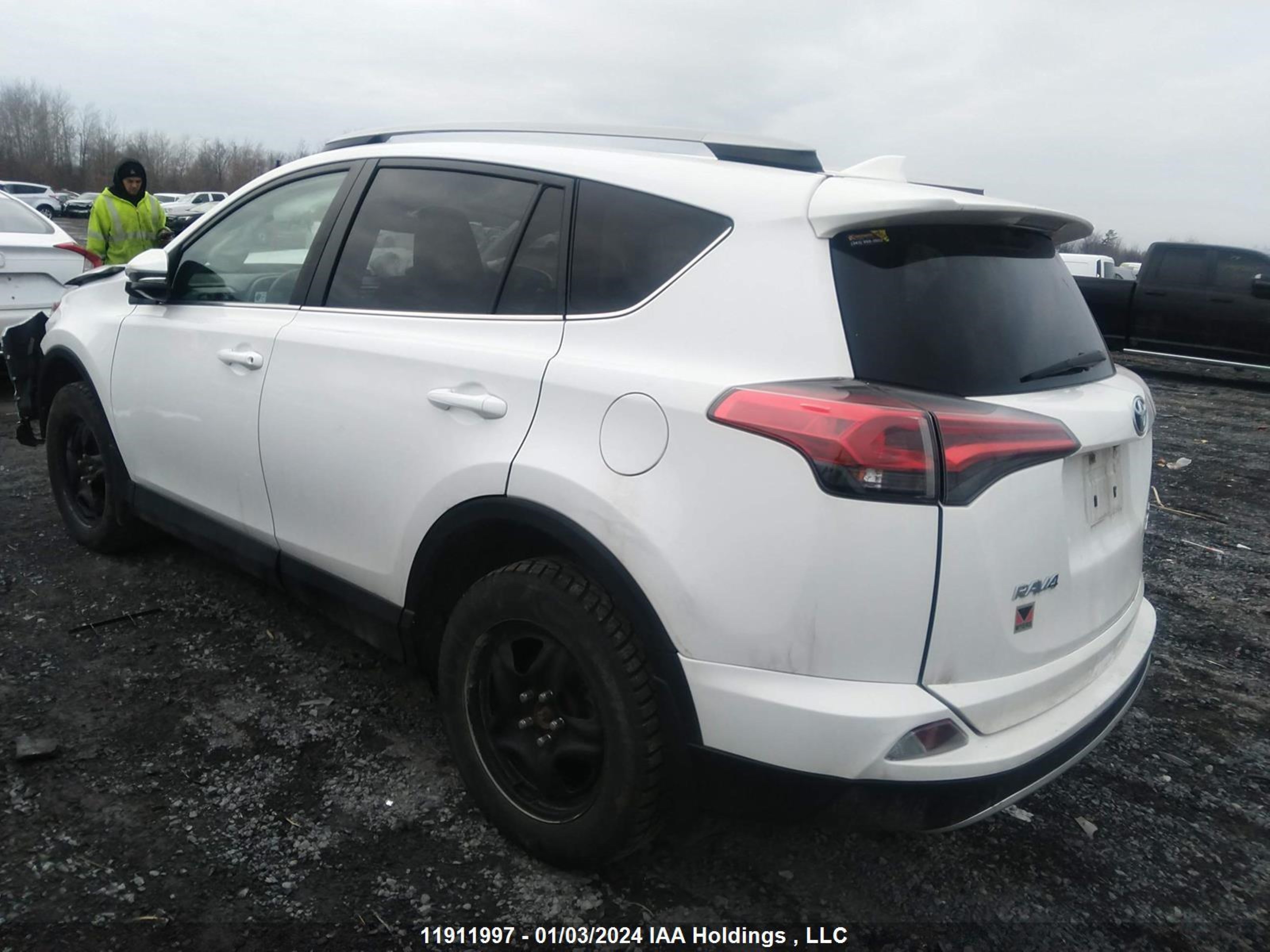 Photo 2 VIN: 2T3RFREV0HW631675 - TOYOTA RAV 4 